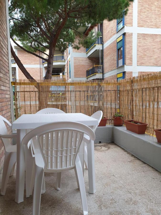 Trilocale Lido Di Roma Apartment Lido di Ostia Bagian luar foto